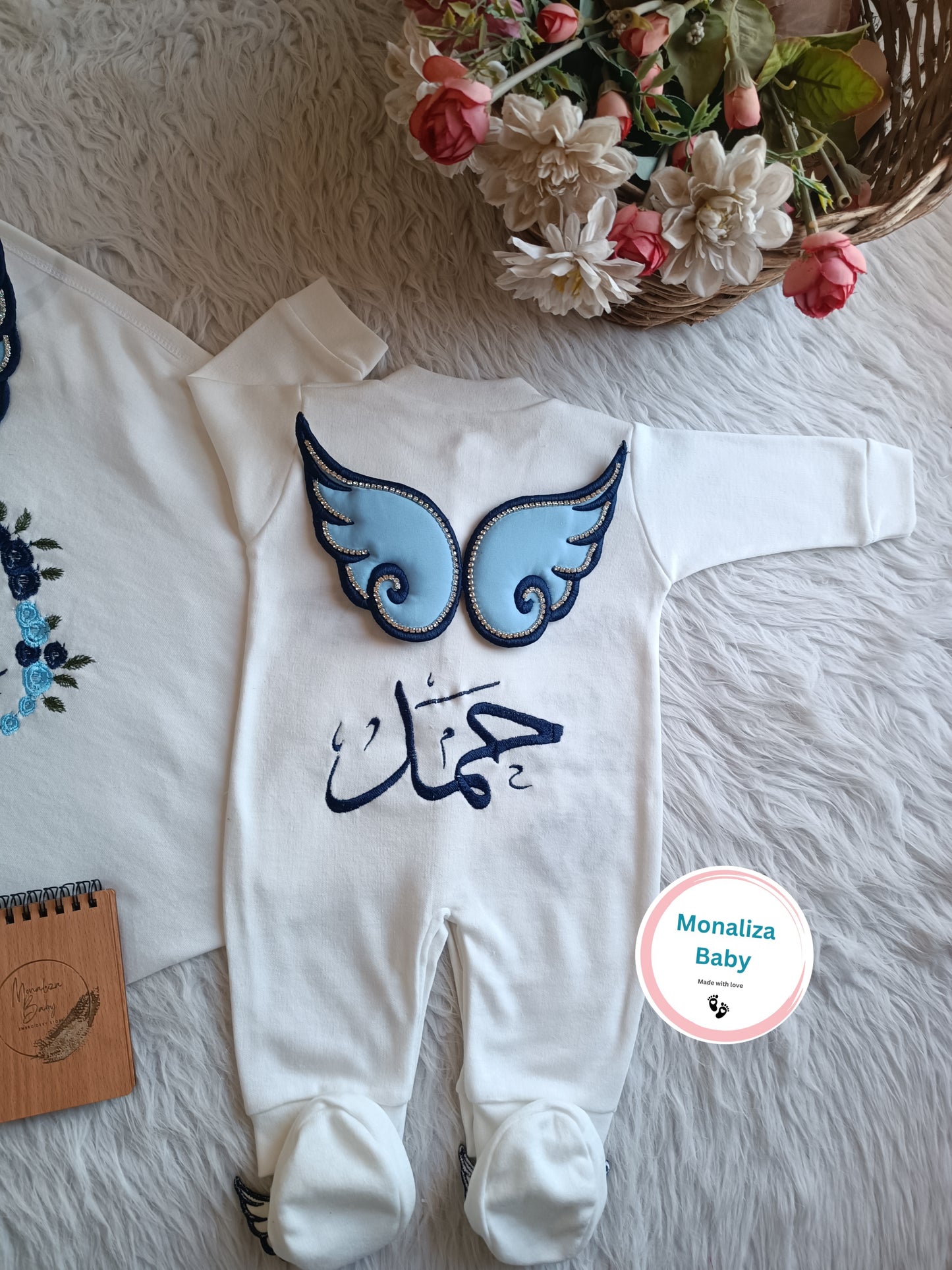 طقم استقبال بيبي ولد جناحات مزينة بالاستراس