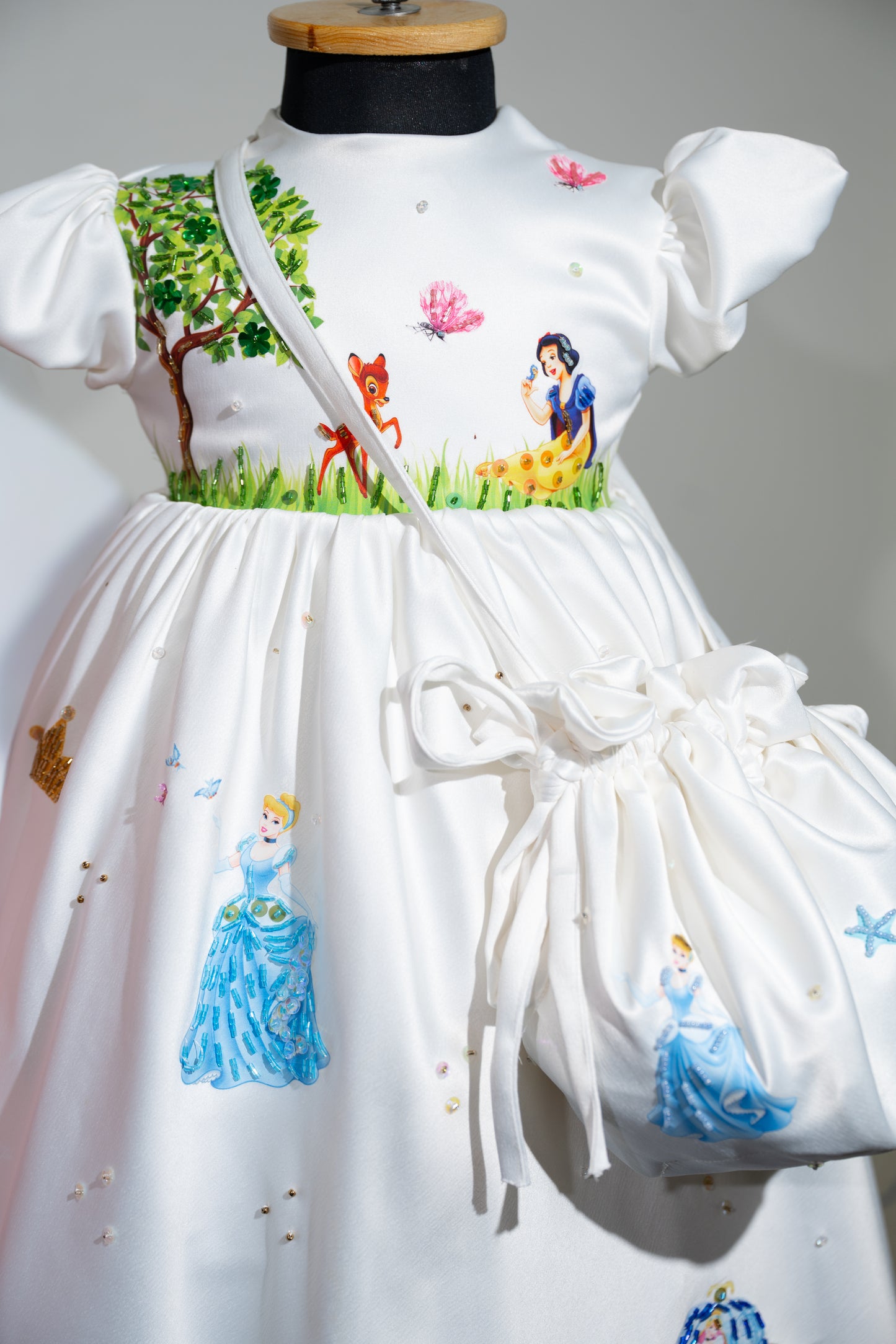 فستان أميرات ديزني